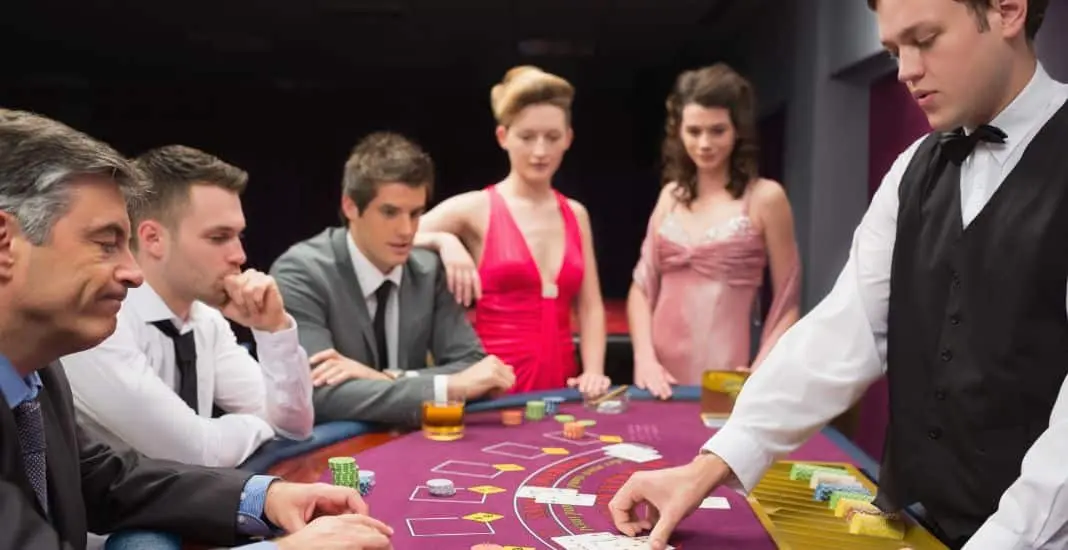 Funzioni del croupier nel blackjack.