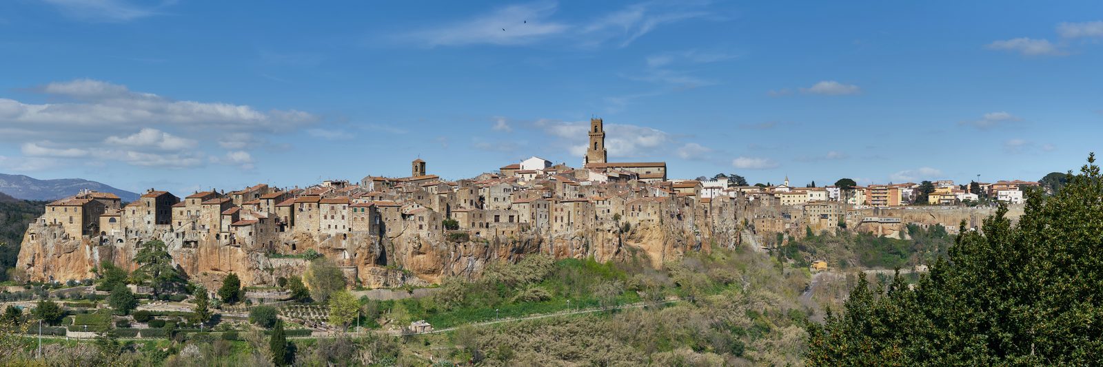 01665 ITA Tuscany Pitigliano S from viewpoint V-P