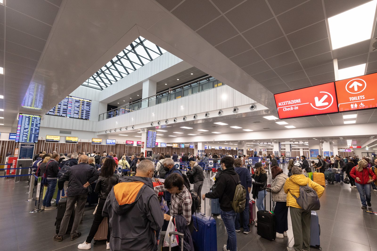 Bergamo airport terminal